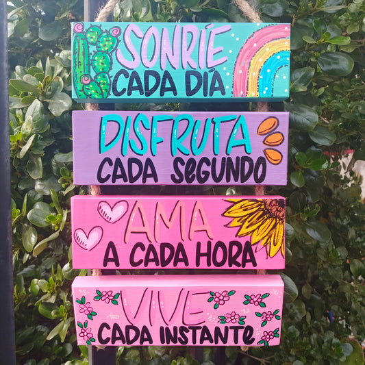 SONRÍE, DISFRUTA, AMA, VIVE - COLGANTE