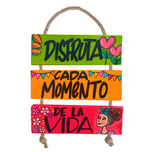 DISFRUTA CADA MOMENTO - COLGANTE